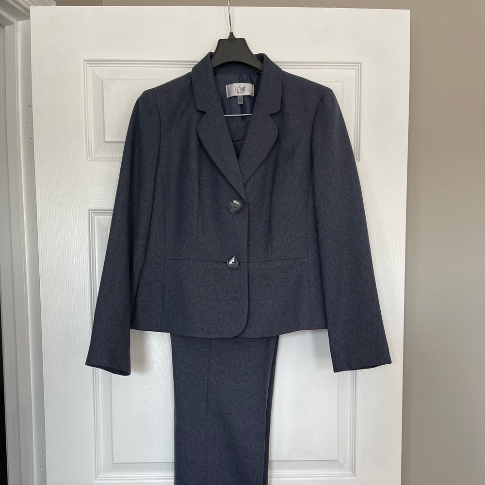 Le Suit 2 piece Painsuit